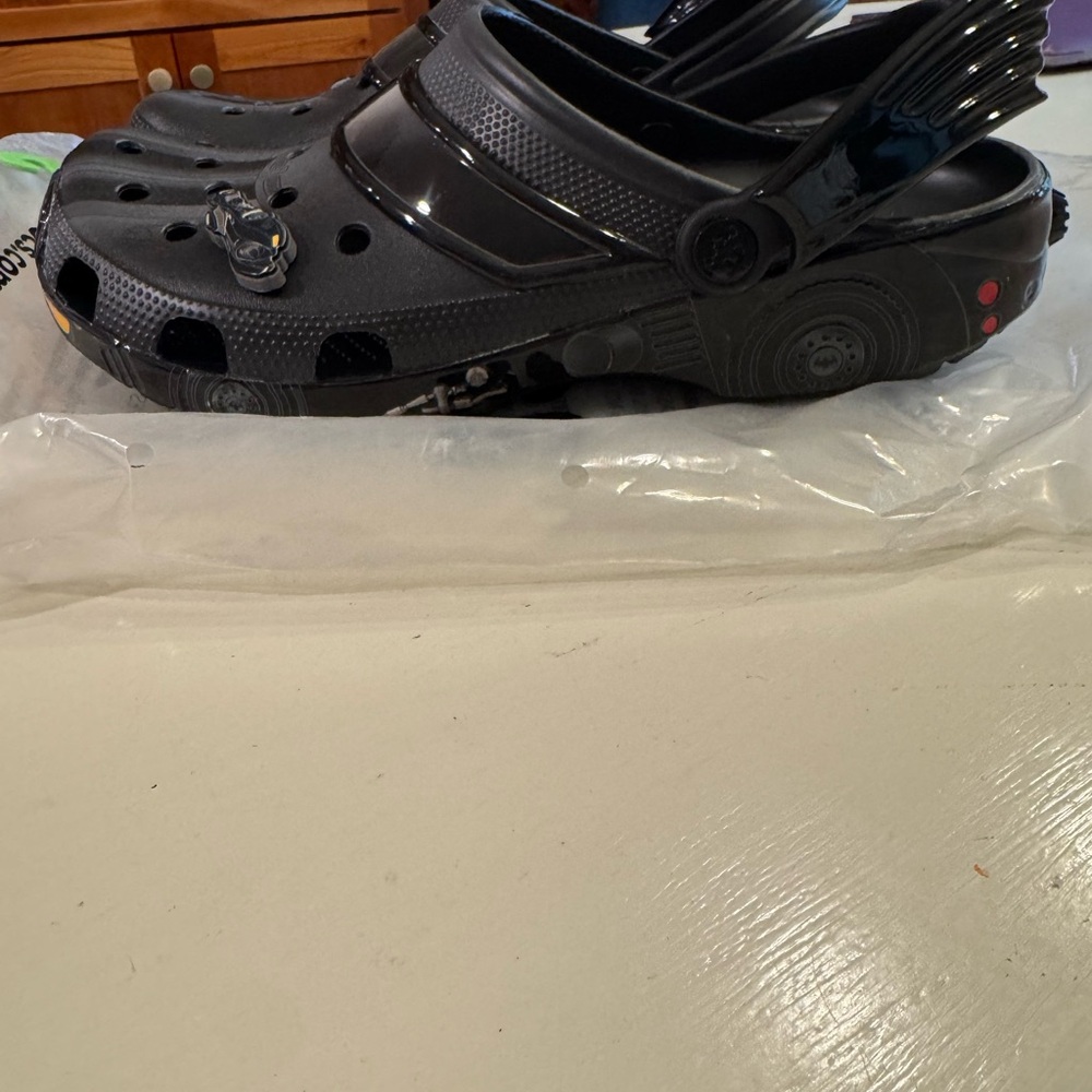 CROCS Mens Black Batman Slippers - Picture 3 of 5
